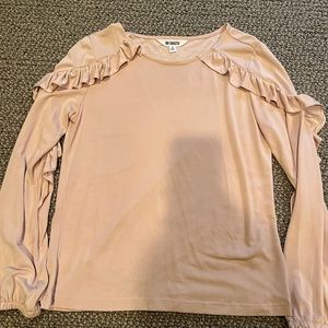 BB Dakota Ruffle Top